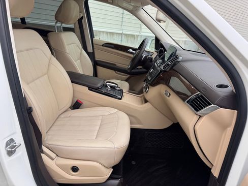 Used 2017 Mercedes-Benz GLS 450 4MATIC image 33