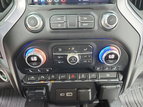 Used 2020 GMC Sierra 1500 SLT w/ SLT Premium Plus Package AWD/4WD image 34