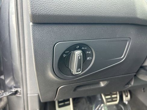 Used 2022 Volkswagen Tiguan SEL R-Line image 40