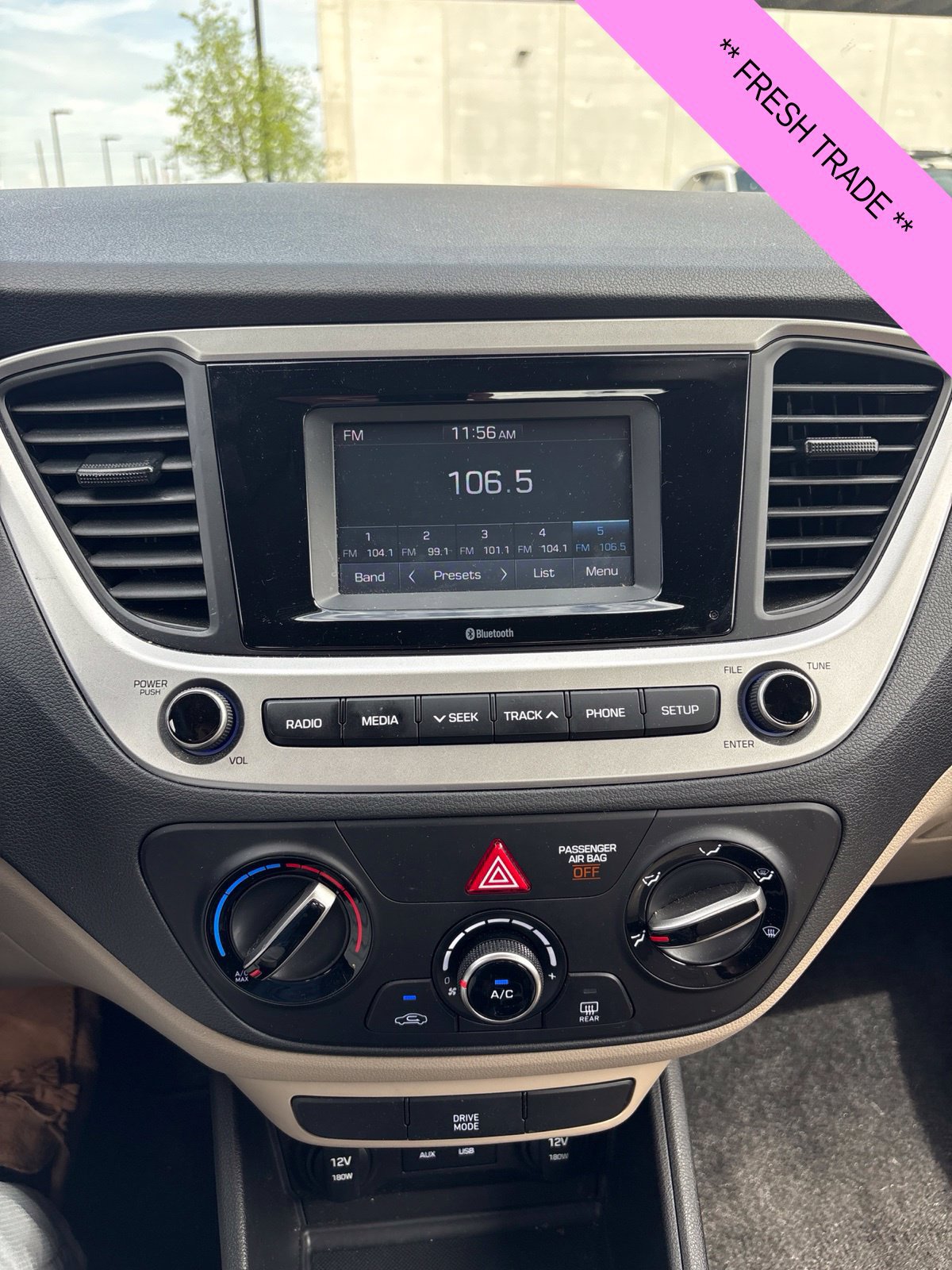 Used 2022 Hyundai Accent SE FWD image 13