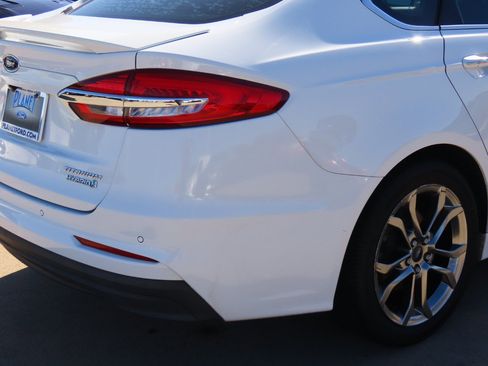 Used 2019 Ford Fusion Titanium image 12