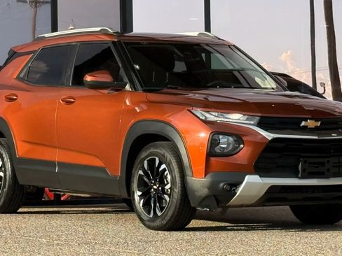 Used 2021 Chevrolet TrailBlazer LT w/ Convenience Package FWD image 17