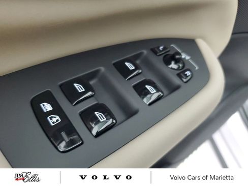 New 2026 Volvo XC90 B6 Plus w/ Protection Package Premier image 20