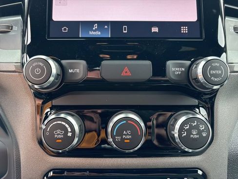 New 2026 RAM 2500 Tradesman w/ Chrome Appearance Group AWD/4WD image 20