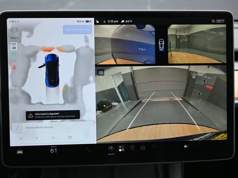 Used 2025 Tesla Model Y Long Range RWD image 22