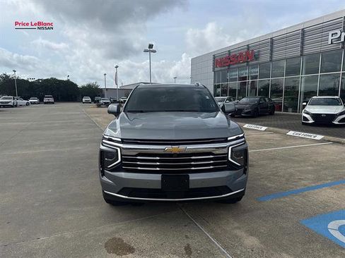 Used 2025 Chevrolet Tahoe LT AWD/4WD image 2