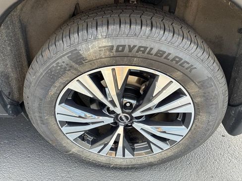 Certified 2023 Nissan Rogue SV w/ SV Premium B Package AWD/4WD image 11