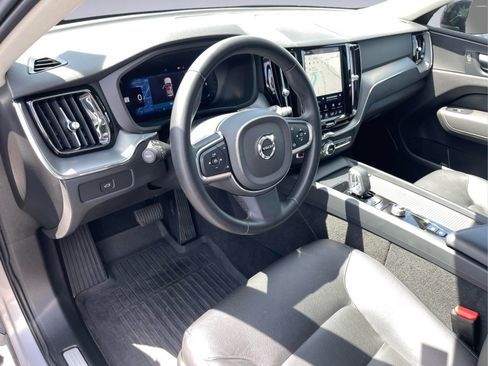 Used 2024 Volvo XC60 B5 Core AWD/4WD image 12
