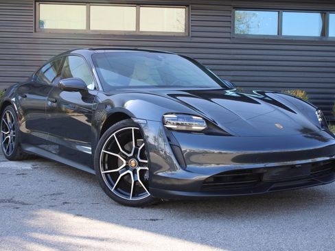 Used 2023 Porsche Taycan image 9