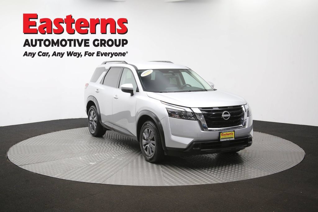 Used 2025 Nissan Pathfinder SV FWD image 54