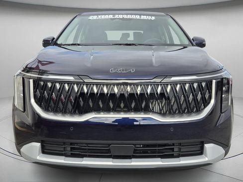 New 2026 Kia Carnival LXS FWD image 3