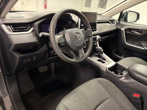 Used 2024 Toyota RAV4 XLE FWD image 22
