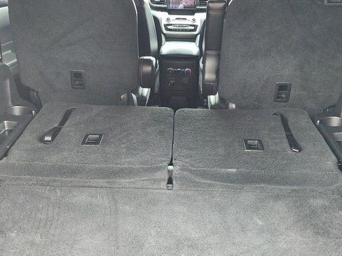 Used 2022 Ford Explorer XLT w/ Equipment Group 202A AWD/4WD image 21