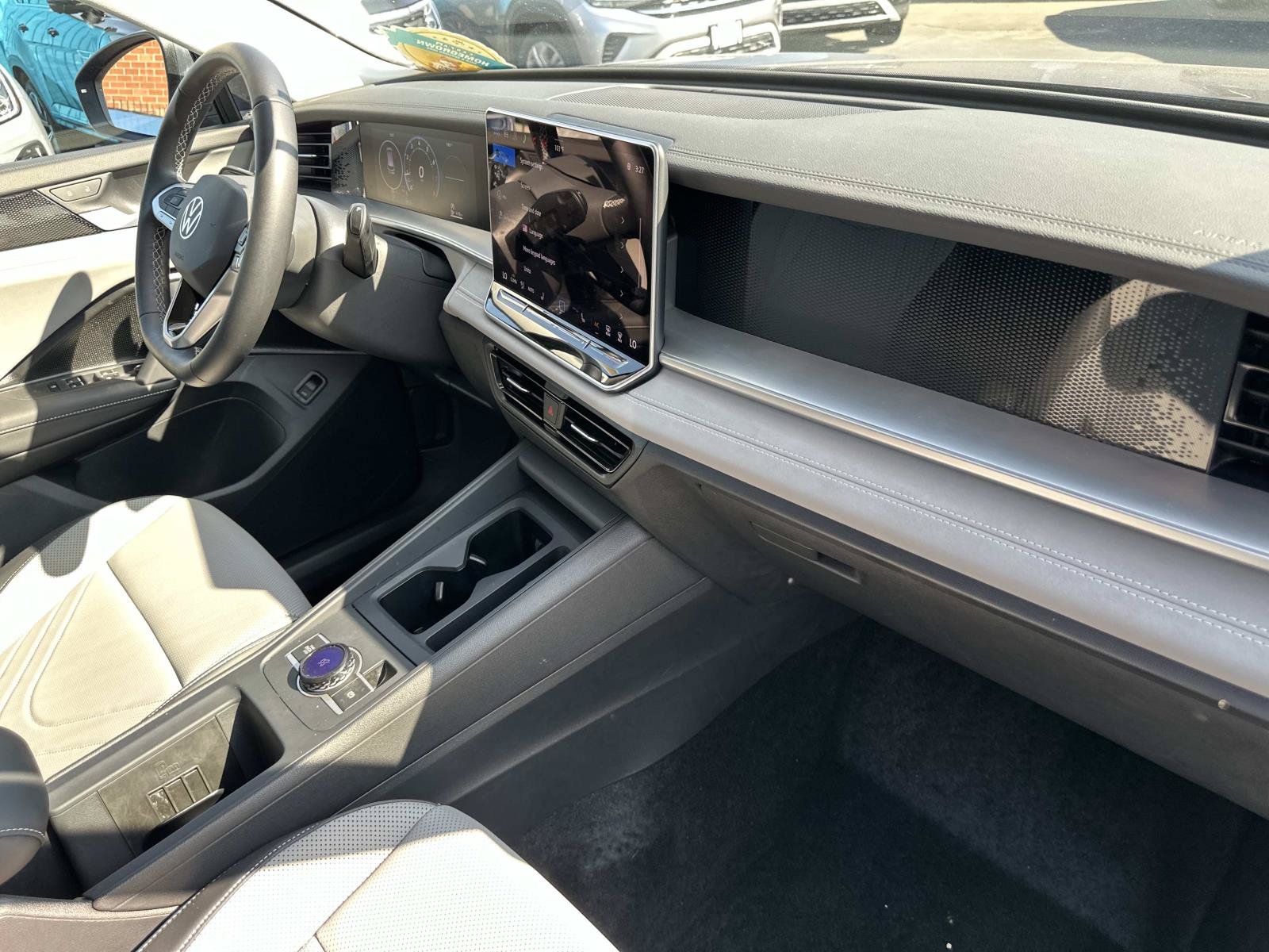 Certified 2026 Volkswagen Tiguan SE FWD image 30
