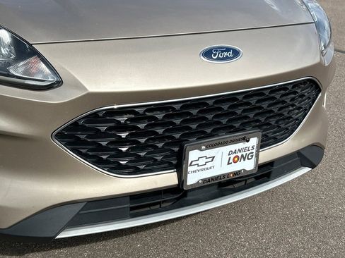 Used 2020 Ford Escape SE image 25