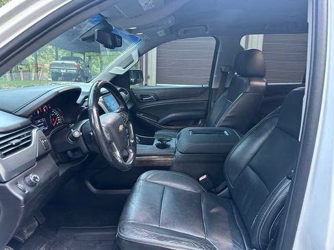 Used 2018 Chevrolet Suburban LS RWD image 14