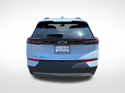 Used 2023 Chevrolet Bolt EUV LT w/ Comfort Package FWD image 4