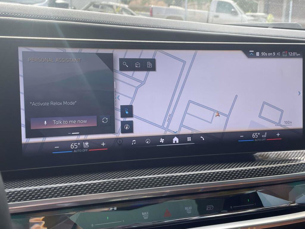 Used 2023 BMW i7 xDrive60 AWD/4WD image 22