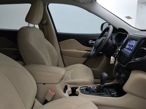 Used 2019 Jeep Cherokee Latitude w/ Popular Appearance Group image 21