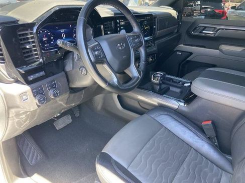 Used 2025 Chevrolet Silverado 1500 ZR2 w/ Technology Package AWD/4WD image 6