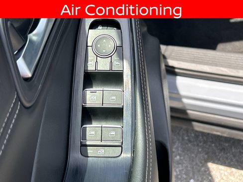 Used 2023 Nissan Rogue SL AWD/4WD image 16