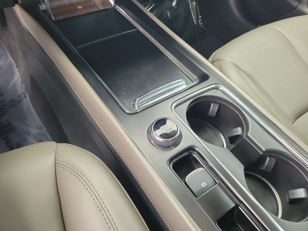Used 2024 Lincoln Corsair FWD image 26