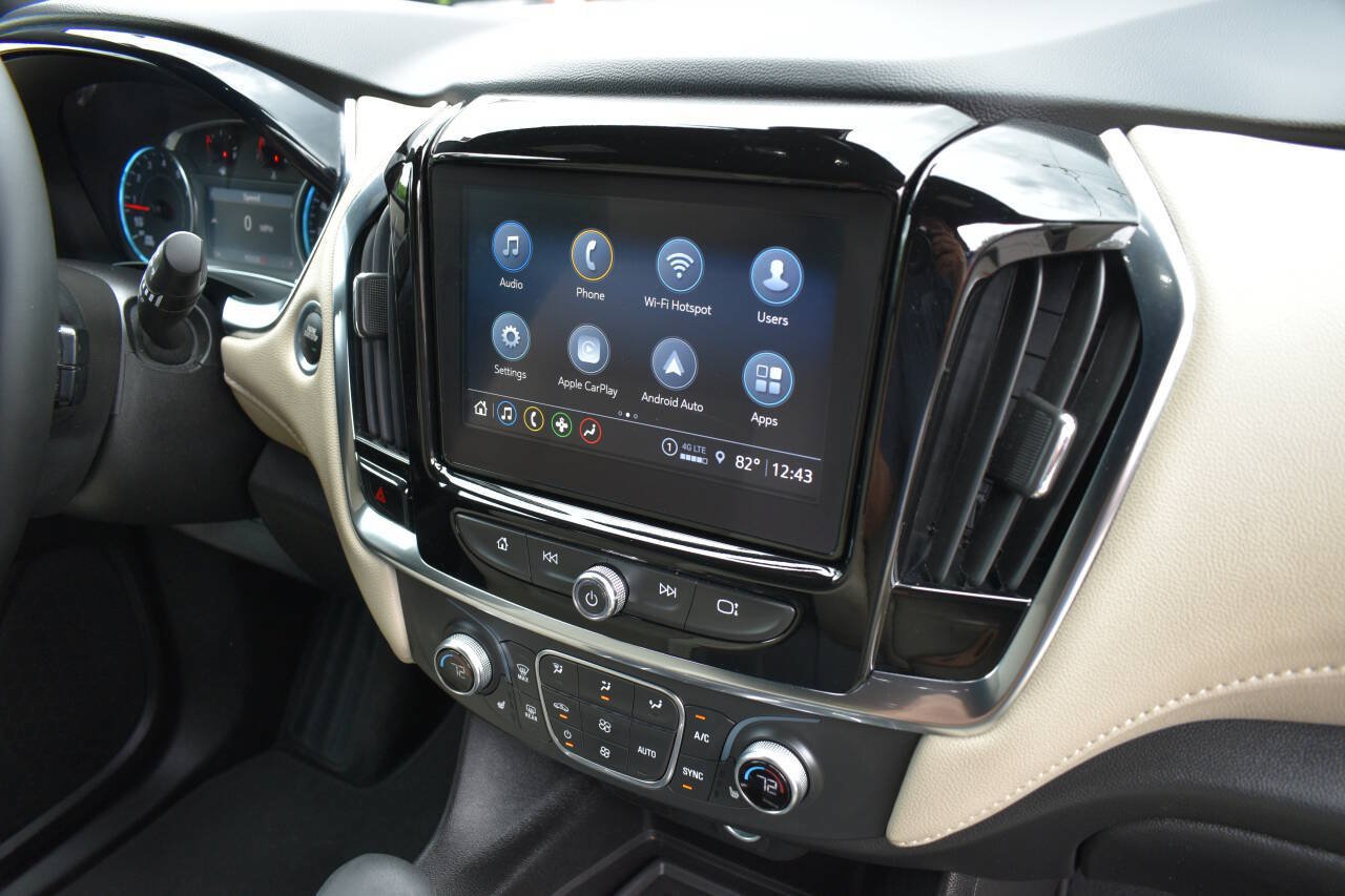 Used 2023 Chevrolet Traverse LT w/ LPO, Cargo Package AWD/4WD image 26