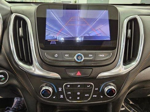 Used 2019 Chevrolet Equinox LT FWD image 17