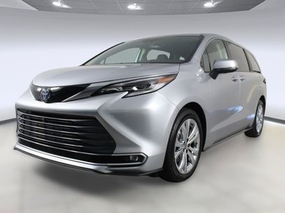 Used 2022 Toyota Sienna Platinum