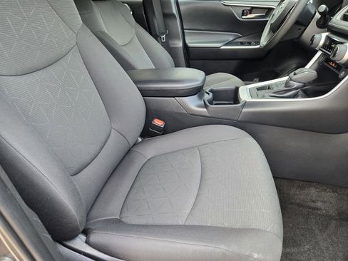 Used 2024 Toyota RAV4 XLE AWD/4WD image 9