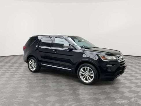 Used 2019 Ford Explorer XLT w/ Equipment Group 202A AWD/4WD image 45