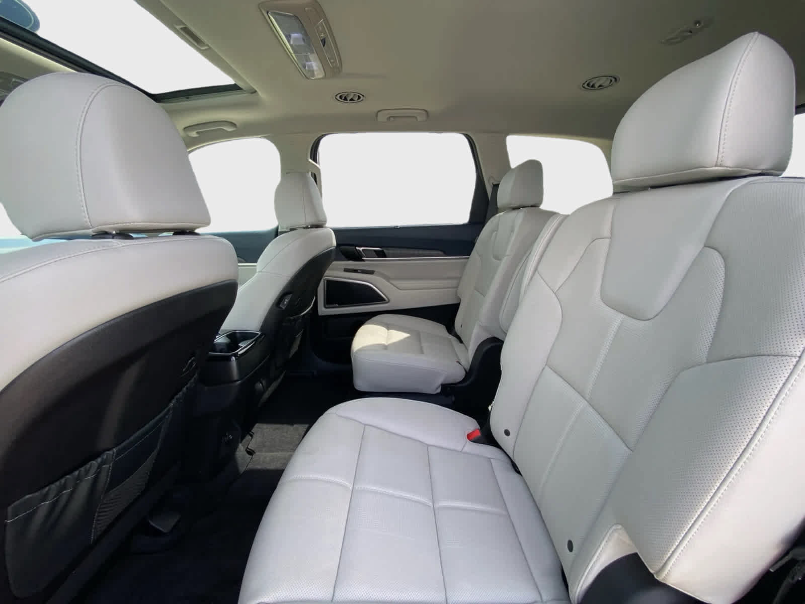 Used 2025 Kia Telluride EX w/ EX Captain's Chair Package FWD image 14