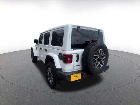 Used 2025 Jeep Wrangler Unlimited Sahara AWD/4WD image 11