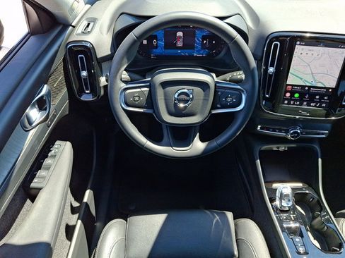 Used 2024 Volvo XC40 B5 Plus w/ Protection Package Premier AWD/4WD image 12