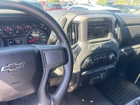Used 2021 Chevrolet Silverado 1500 Custom Trail Boss AWD/4WD image 5