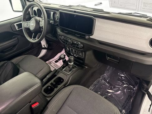 Used 2025 Jeep Wrangler Sport AWD/4WD image 28