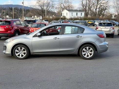 Used 2013 MAZDA MAZDA3 i Sport image 2