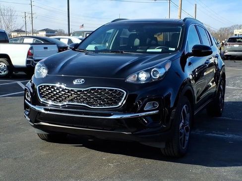 Used 2022 Kia Sportage EX image 2