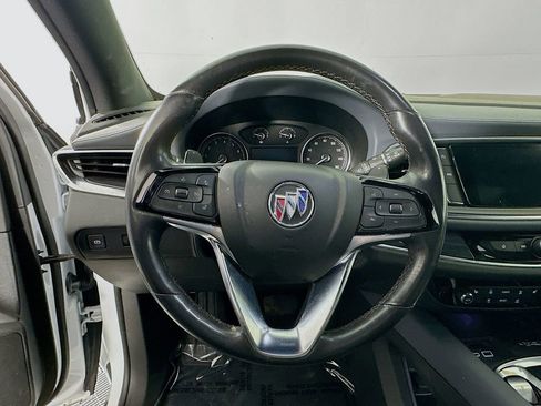 Used 2022 Buick Enclave Essence image 16