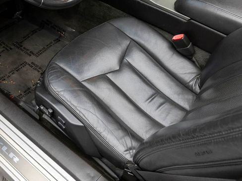 Used 2007 Cadillac XLR RWD image 37