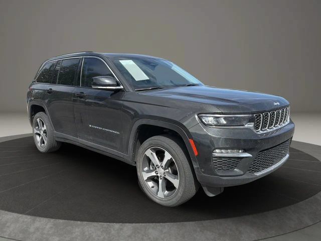 Used 2023 Jeep Grand Cherokee 4WD 4xe w/ Luxury Tech Group II image 7