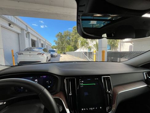 Used 2025 Volvo V60 B5 Cross Country Plus image 33