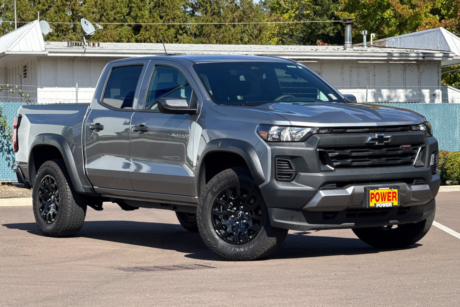 Used 2025 Chevrolet Colorado Trail Boss AWD/4WD image 2