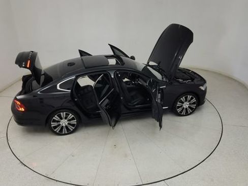 Used 2023 Volvo S90 B6 Plus AWD/4WD image 36