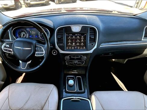 Used 2019 Chrysler 300 Limited image 14