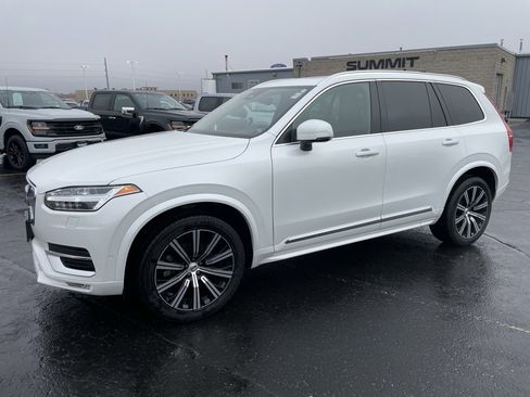 Used 2023 Volvo XC90 B5 Plus image 6