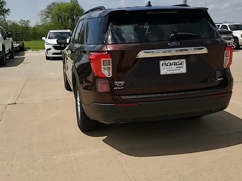 Used 2020 Ford Explorer XLT AWD/4WD image 7