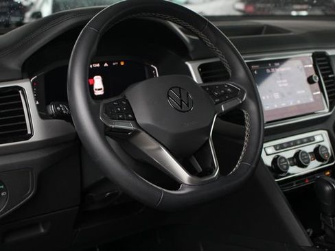 Used 2022 Volkswagen Atlas Cross Sport SEL image 9