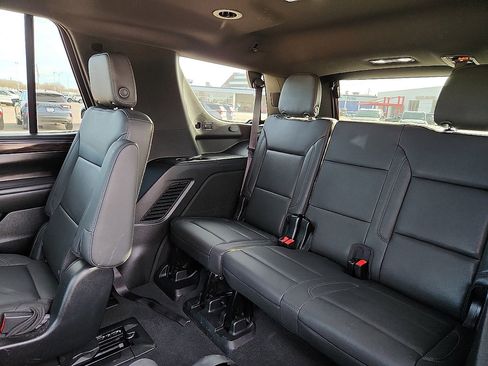 Used 2022 Chevrolet Tahoe Z71 w/ Luxury Package image 5