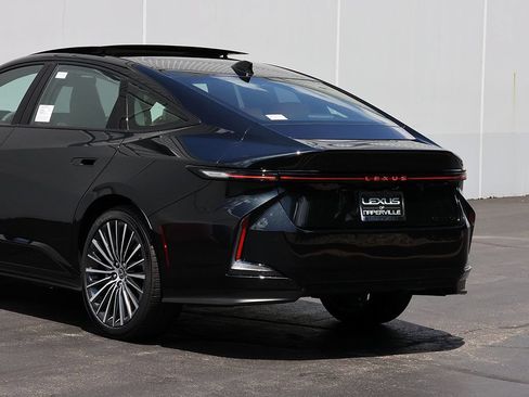 New 2026 Lexus ES 350e FWD image 9
